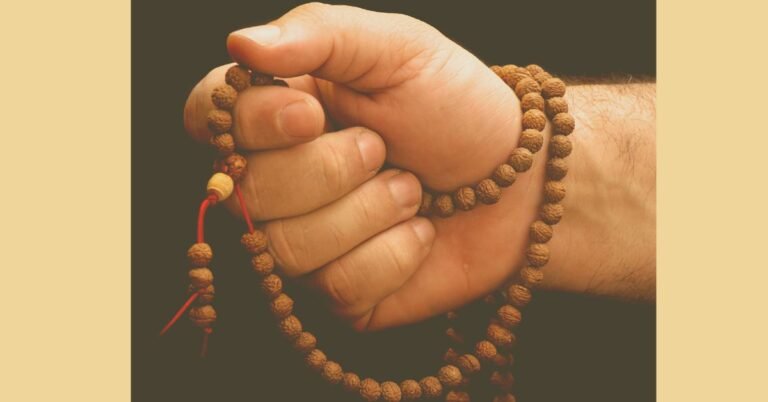 16 मुखी रुद्राक्ष की सम्पूर्ण जानकारी – लाभ, पहनने की विधि, मंत्र और सावधानियाँ।