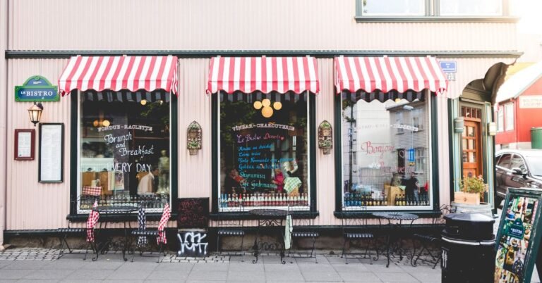 ऑफिस और दुकान का वास्तु: व्यवसाय में उन्नति के लिए वास्तु उपाय (Office aur Shop Vastu Tips for Business Growth)