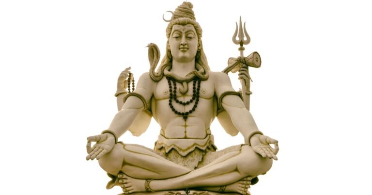 सावन में घर पर शिव पूजा: लाभ, विधि और शिव मूर्ति का महत्व (Sawan Month Guide: Benefits of Worshipping Mahadev with a Shiva Murti at Home in Hindi)
